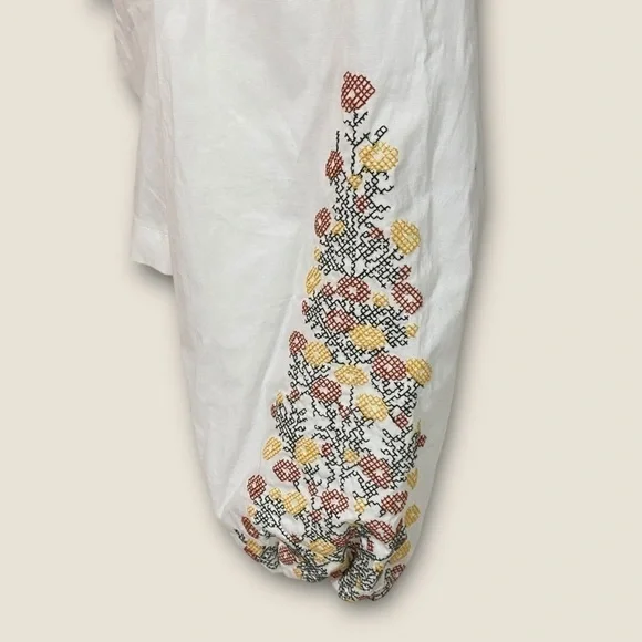 CHELSEA and Violet white v neck top with embroidered details NEW - Picture 4 of 7